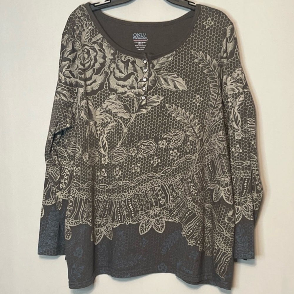 Only Necessities Woman’s Gray 1/4-Button Floral Blouse Top Size 1X.